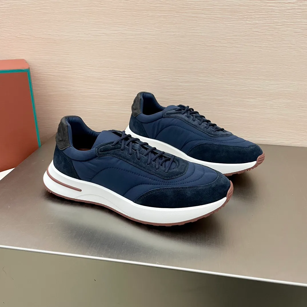 Factory price: 460💰Loro men's shoes💰iana WeekendWalk men's waterproof sports shoes! Waterproof canvas warm men's shoes, the lightest L men's shoes in history 💰jogging shoes, the upper is made of Wind microfiber with StormSystem® waterproof and windproof treatment and goatskin, which is waterproof and warm. There will be a little wrinkle on the upper, which is normal because the waterproof fabric is very soft and the exquisite carving is very challenging. Craftsmanship and lathe workmanship, the lining is made of cloth for a warmer and more comfortable fit, and the Kummel-colored rubber outsole is made of lightweight material: this structure ensures proper weight distribution during walking, improves shock absorption and rebound, enhances grip and stability, and the eyelets and upper back of the shoe are embellished with light and very comfortable shoes! Packed in the original box at the counter, multiple colors available! Size: 39-40-41-42-43-44 45 standard leather shoe size
